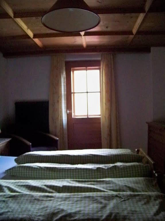 Gaestehaus Bichl Umhausen Bagian luar foto