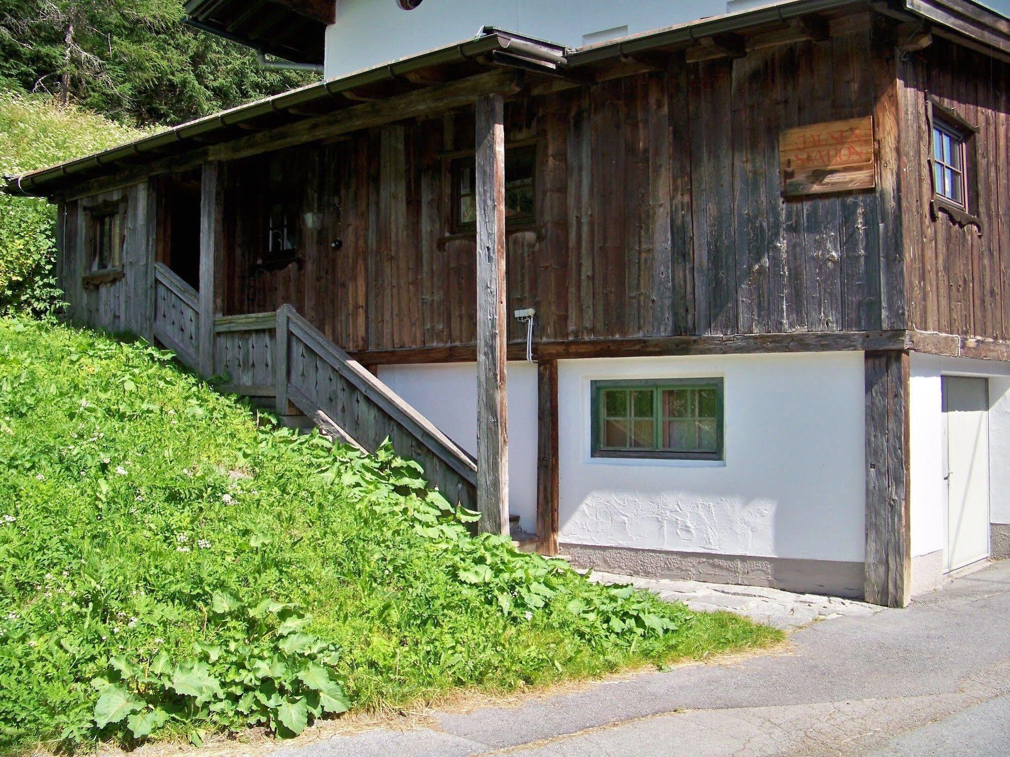 Gaestehaus Bichl Umhausen Bagian luar foto