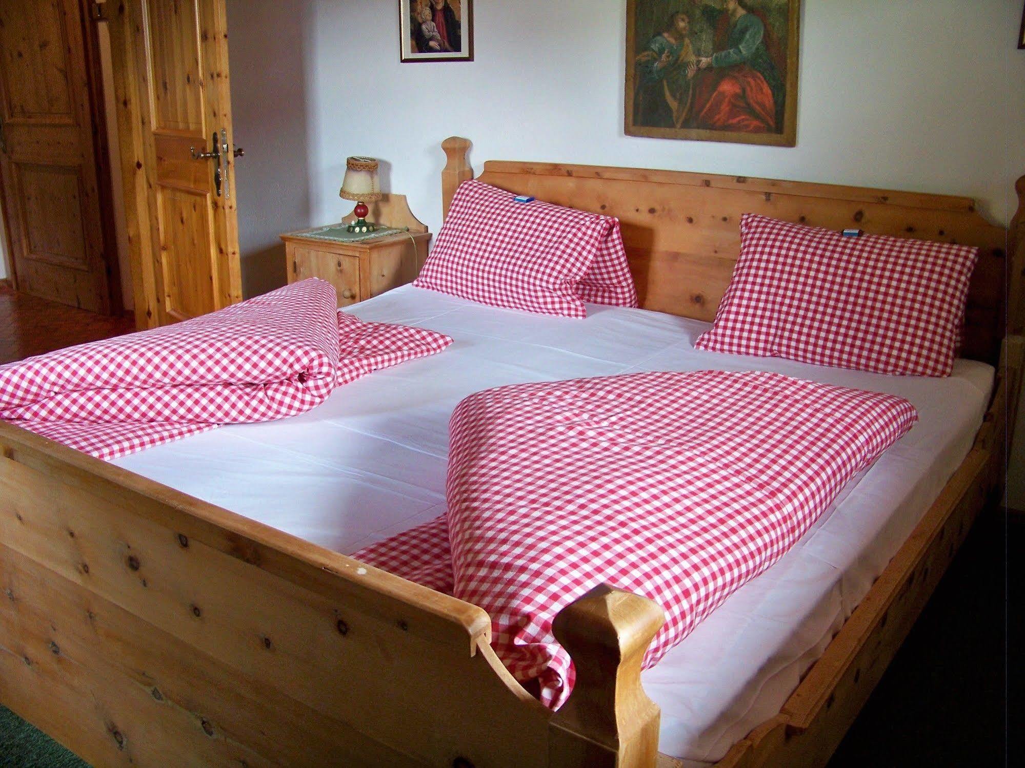 Gaestehaus Bichl Umhausen Bagian luar foto