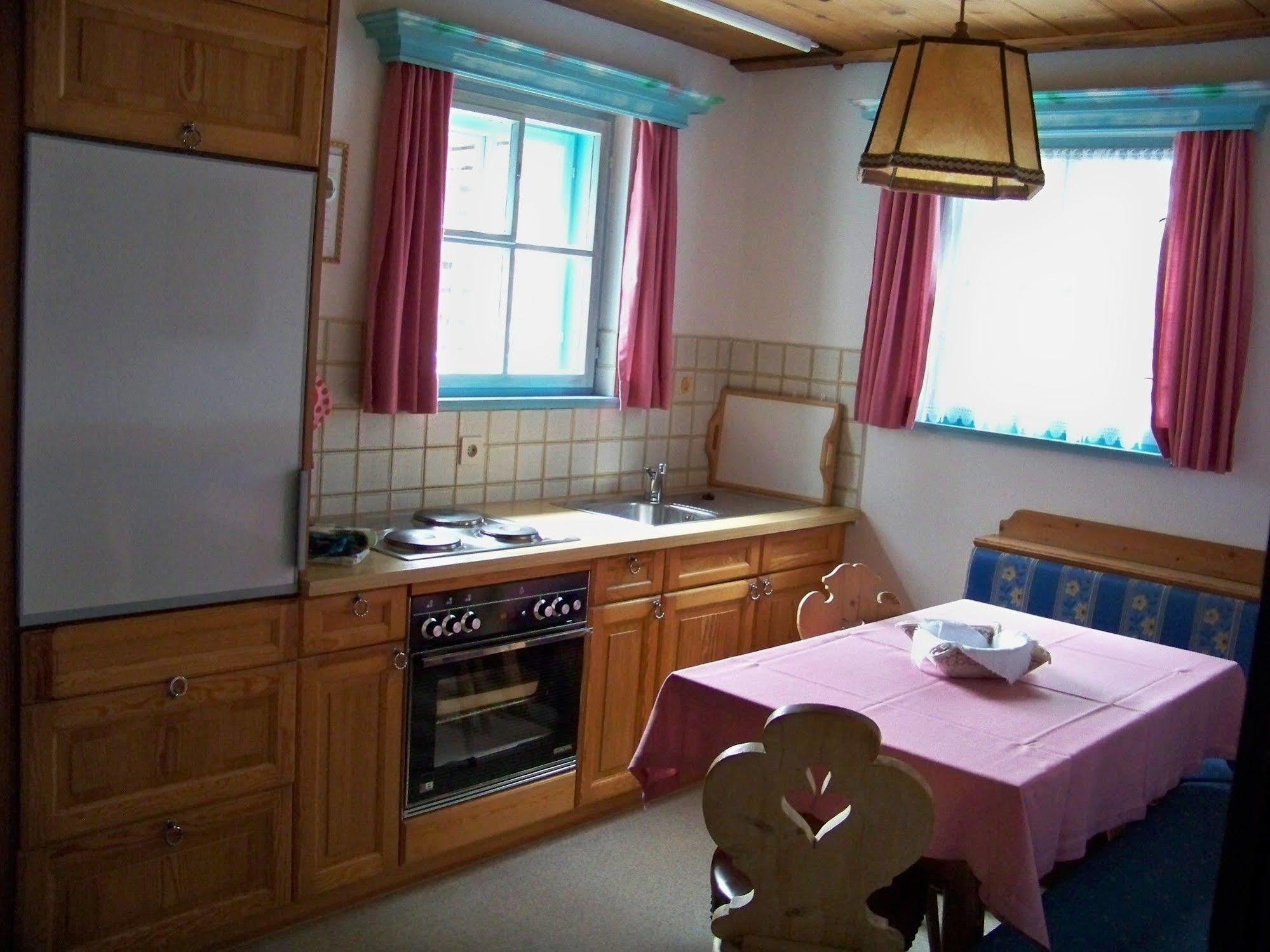 Gaestehaus Bichl Umhausen Bagian luar foto